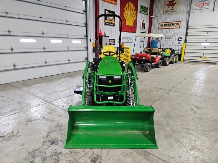 2024-john-deere-1025r-image-8