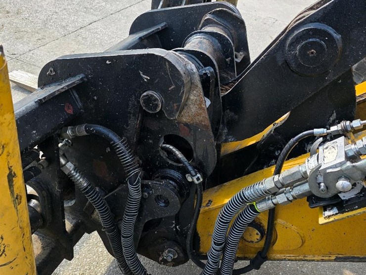 2011-caterpillar-924h-image-23