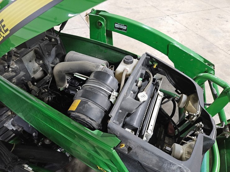 2018-john-deere-1025r-image-16