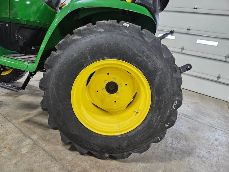 2025-john-deere-3032e-image-47