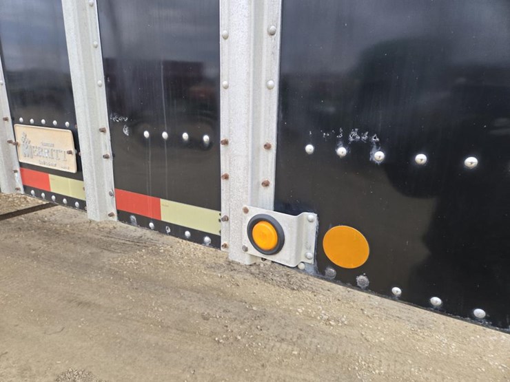 2004-merritt-grain-hopper-image-4