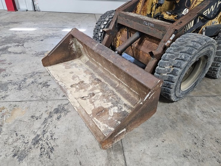 new-holland-l555-image-9