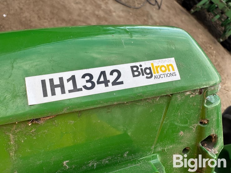 2023-john-deere-7000-image-17