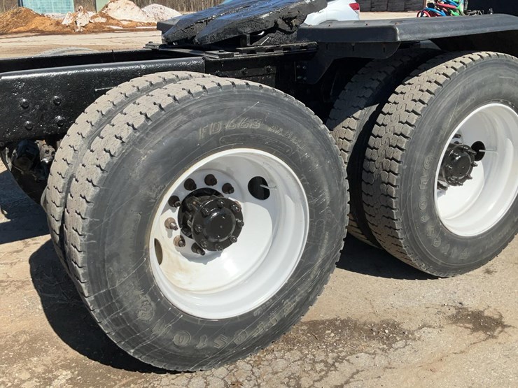 1999-kenworth-t800b-image-51