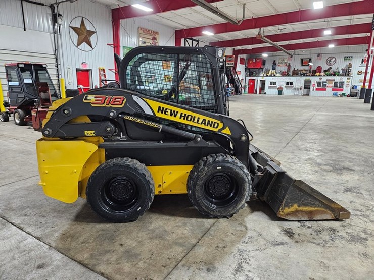 2021-new-holland-l318-image-6