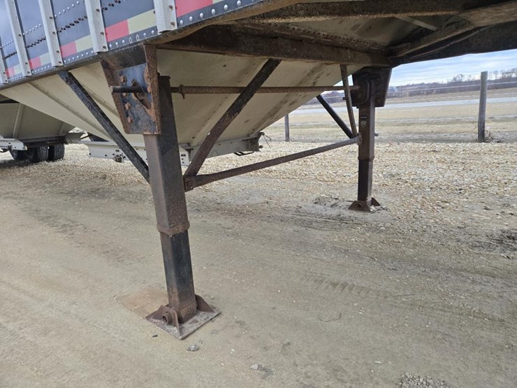 2004-merritt-grain-hopper-image-5