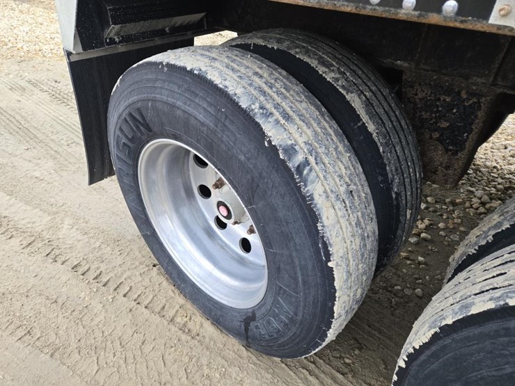 2004-merritt-grain-hopper-image-12