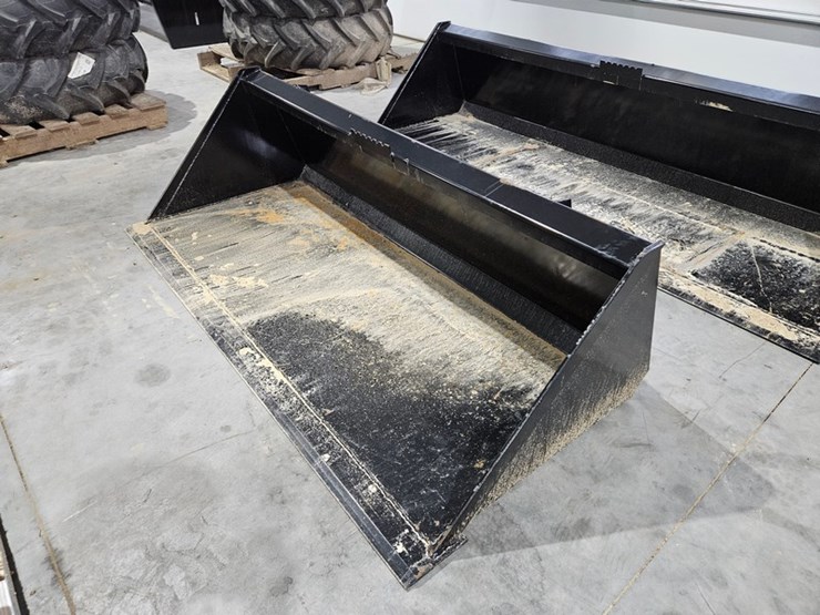 #707-•-2026-swict-66"-skid-steer-bucket-image-1