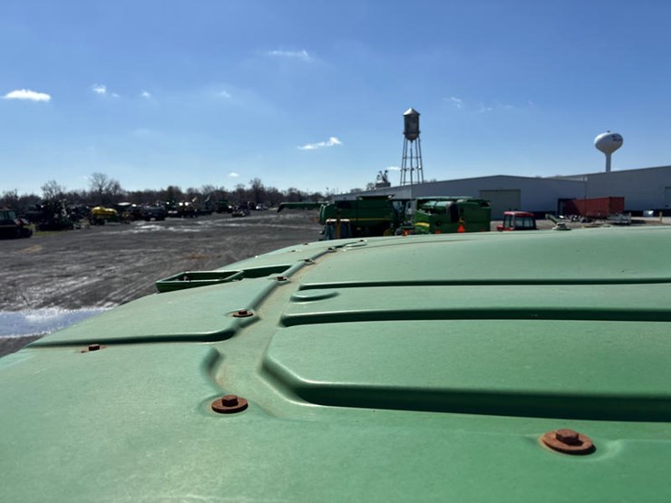 2013-john-deere-8360r-image-57