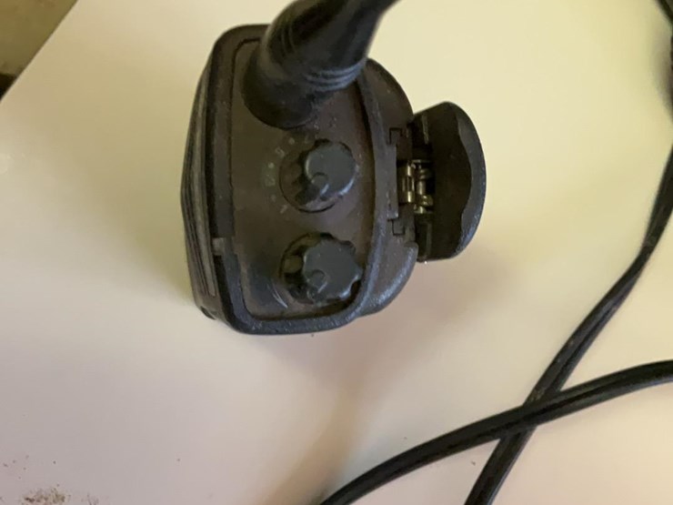 #120-•-motorola-walkie-talkies-image-6