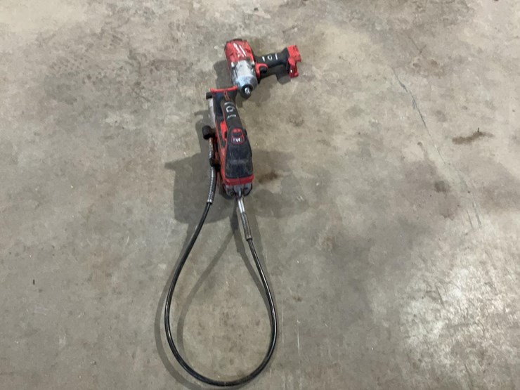 #101-•-milwaukee-cordless-grease-gun-and-1/2-inch-impact-image-6