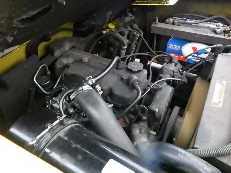 yale-gp050tgnuae084-forklift-image-11