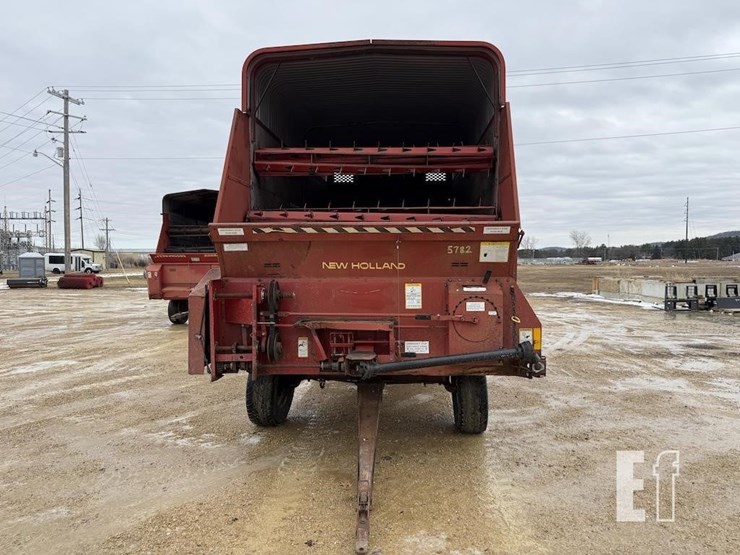 new-holland-816-image-2