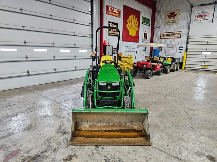 2018-john-deere-1025r-image-8