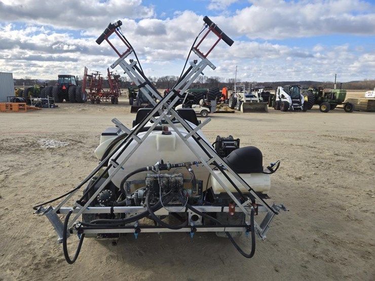 #148-•-2003-toro-5600-sprayer-with-18'-booms-image-6