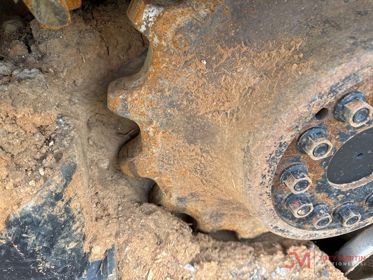 2023-jcb-2ts-7t-image-7