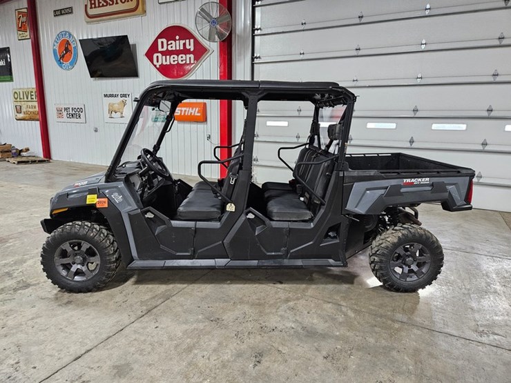 2019-john-deere-gator-image-2
