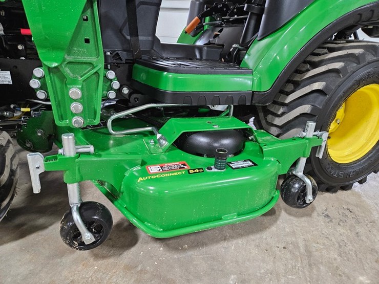 2024-john-deere-1025r-image-13