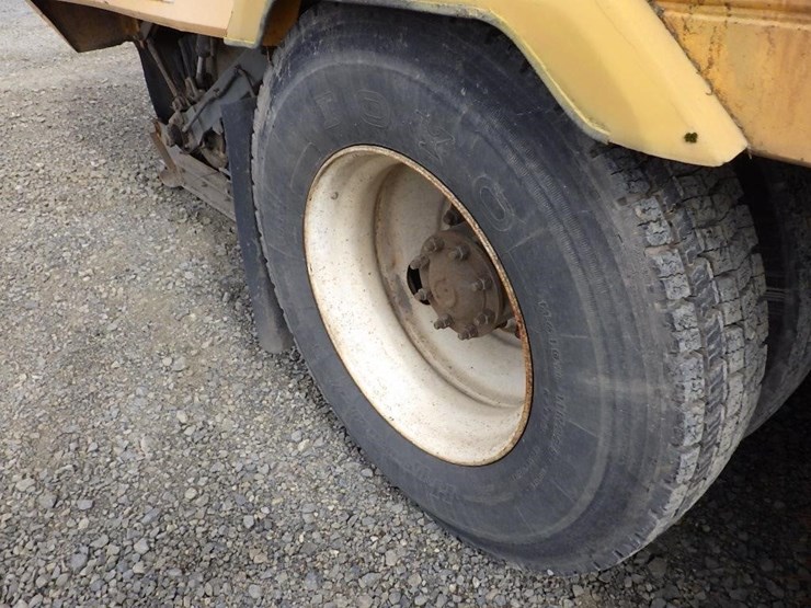 2005-elgin-sc-8000-s/a-street-sweeper-image-26