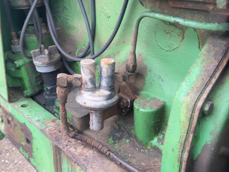 john-deere-3020-image-29