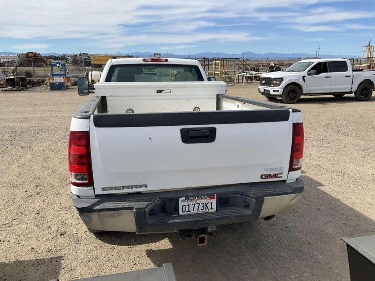 2013-gmc-2500-image-6