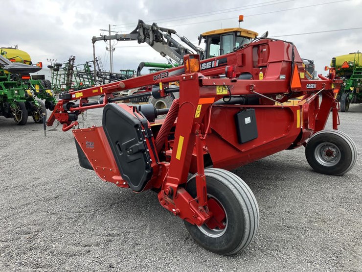 2018-case-ih-dc133-image-11