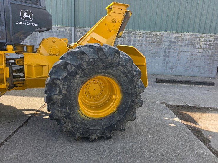 2003-deere-540g-iii-image-36