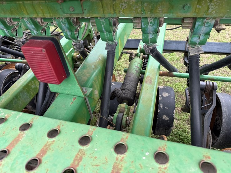 john-deere-1560-image-24