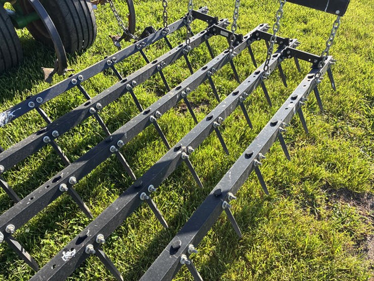 2014-john-deere-2210-image-62