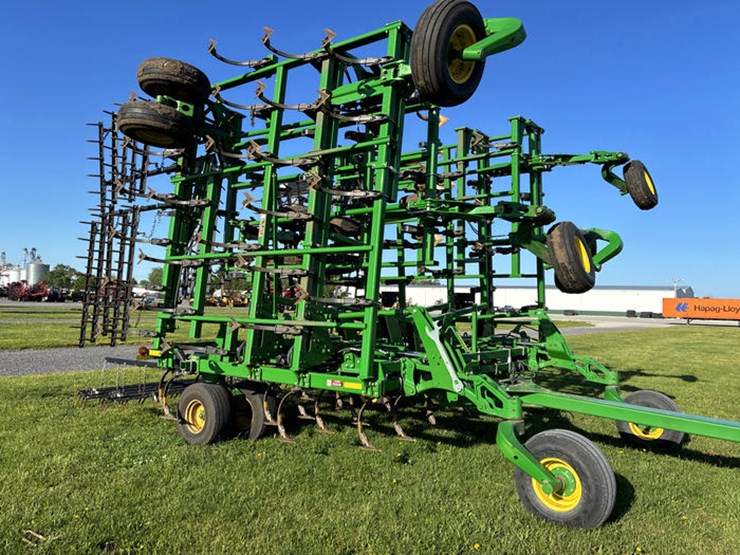 2014-john-deere-2210-image-73