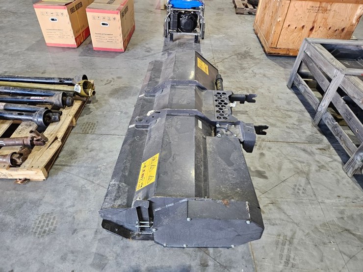 #669-•-bobcat-72"-front-mount-flail-mower-image-2