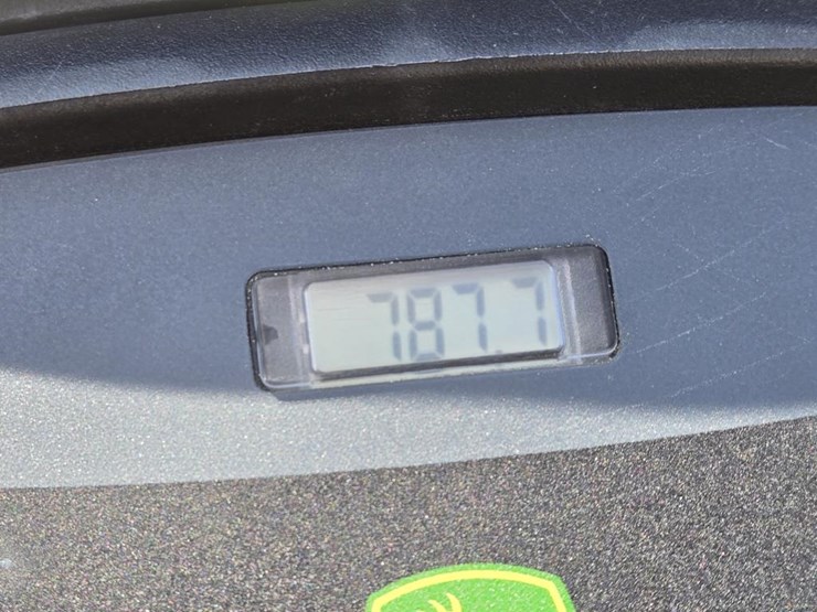 john-deere-x300-image-9