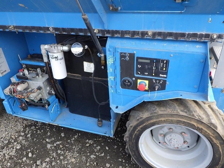 2008-genie-gs-3268-scissor-lift-image-17