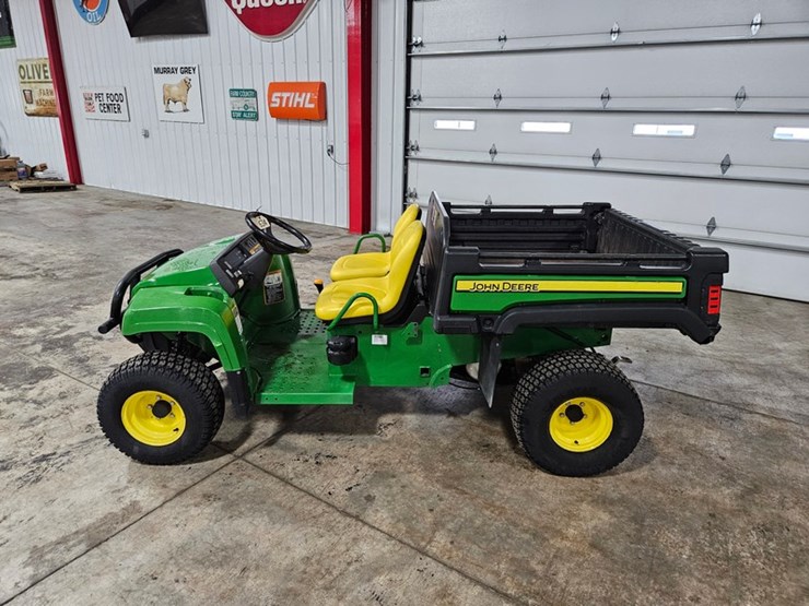 john-deere-turf-gator-image-2