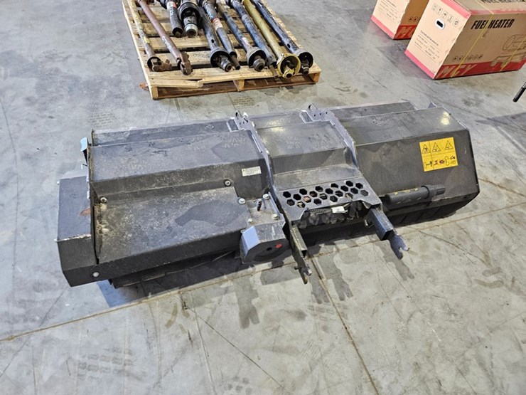 #669-•-bobcat-72"-front-mount-flail-mower-image-4