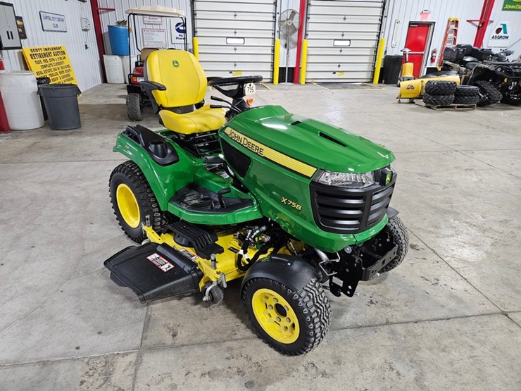 2020-john-deere-x758-image-7