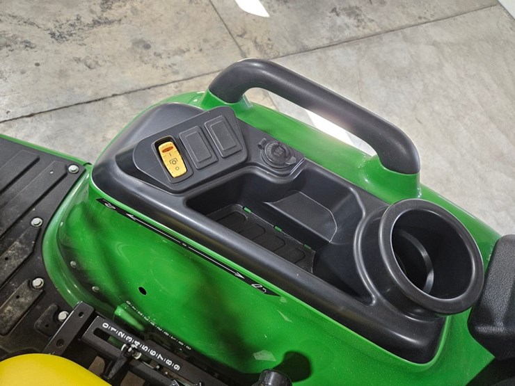 2025-john-deere-3032e-image-31