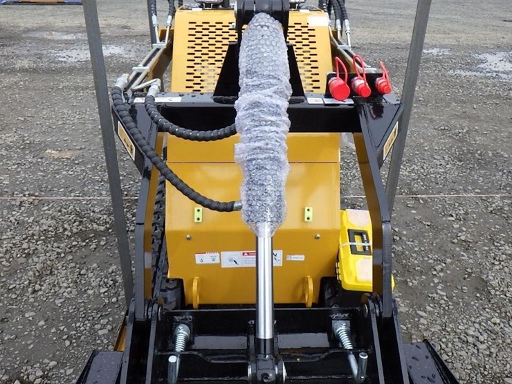 2025-agt-mx-mrt14-skid-steer-tracked-loader-image-7