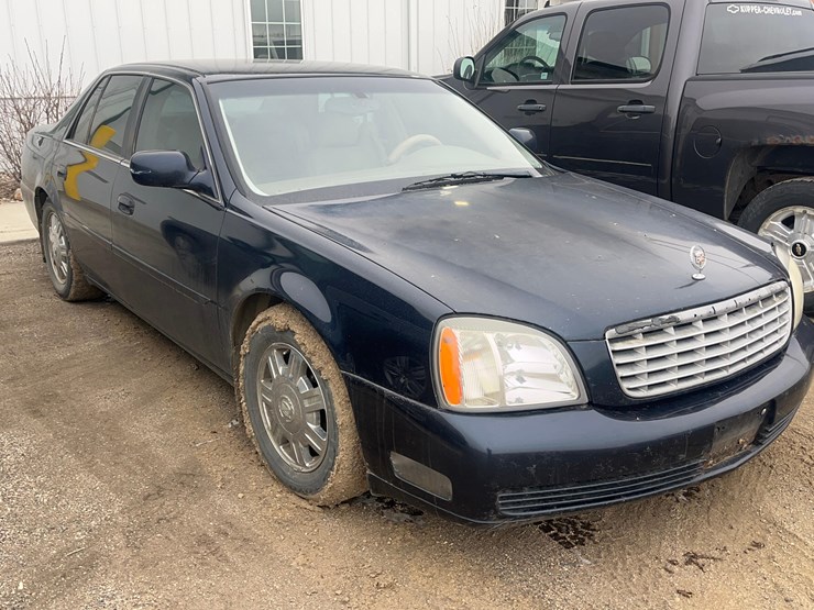 2004-cadillac-deville-sedan-image-3