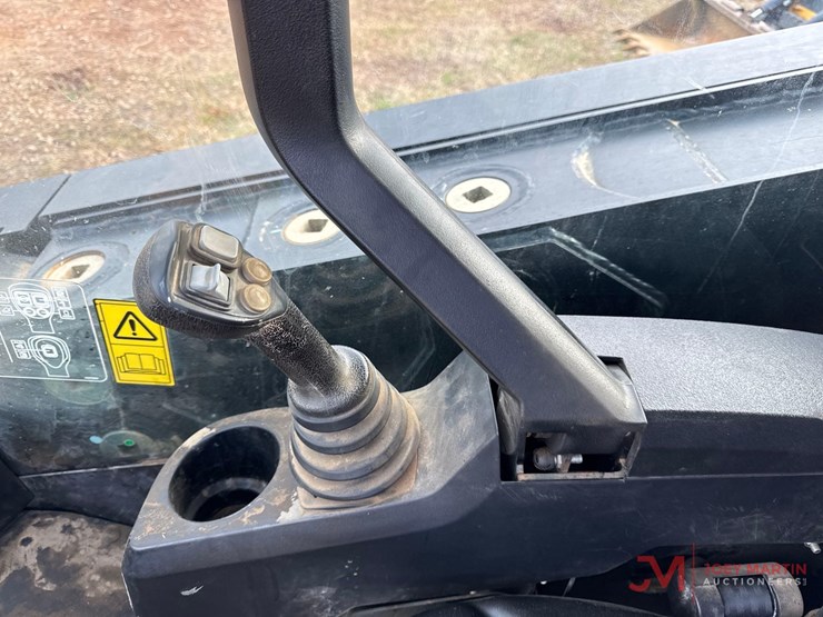 2023-jcb-2ts-7t-image-16