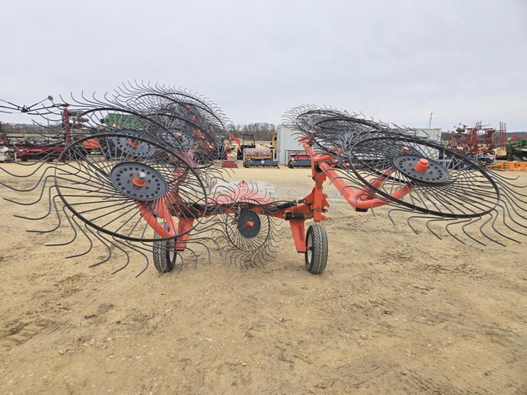 #40-•-kuhn-112-rake-image-6