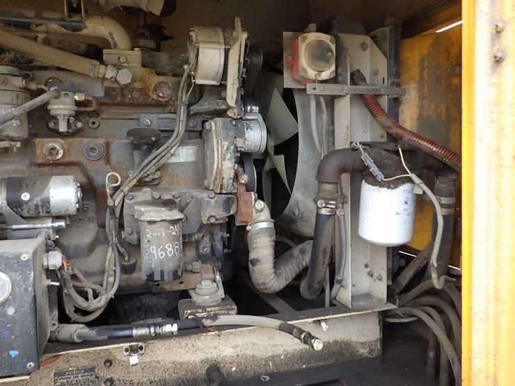 2005-elgin-sc-8000-s/a-street-sweeper-image-12