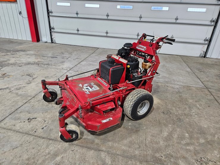 #689-•-ferris-comfort-controll-dd-walk-behind-mower-image-1