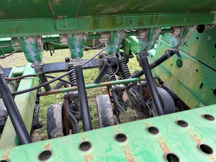 john-deere-1560-image-36