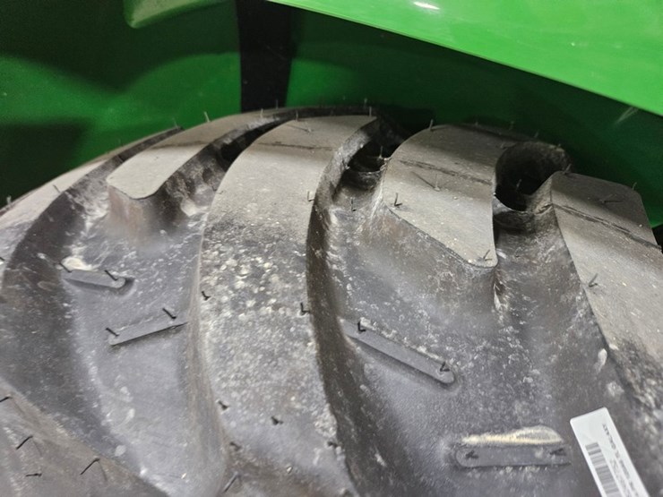 2025-john-deere-3032e-image-48