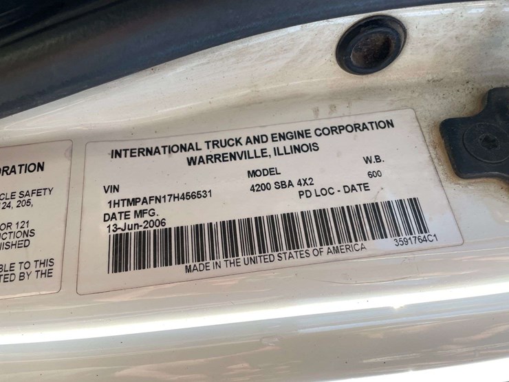 2007-international-durastar-4200-image-29