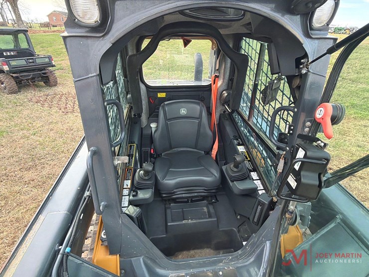 2023-deere-325g-image-10