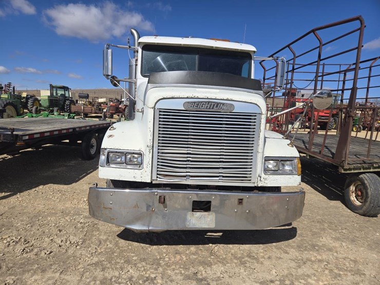 #212-•-1994-freightliner-semi-tractor-image-2
