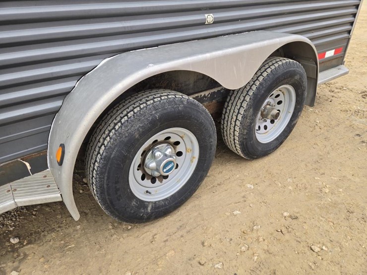 #73-•-2005-featherlite-gooseneck-livestock-trailer-image-7