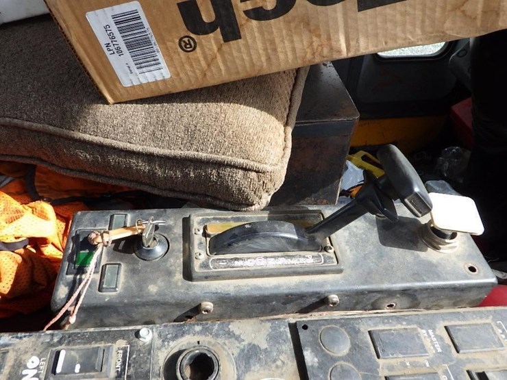 2005-elgin-sc-8000-s/a-street-sweeper-image-46